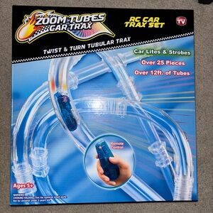 Zoom Tubes Car Trax Set with Remote Control